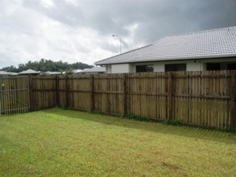 32 Pheonix Street, White Rock QLD 4868