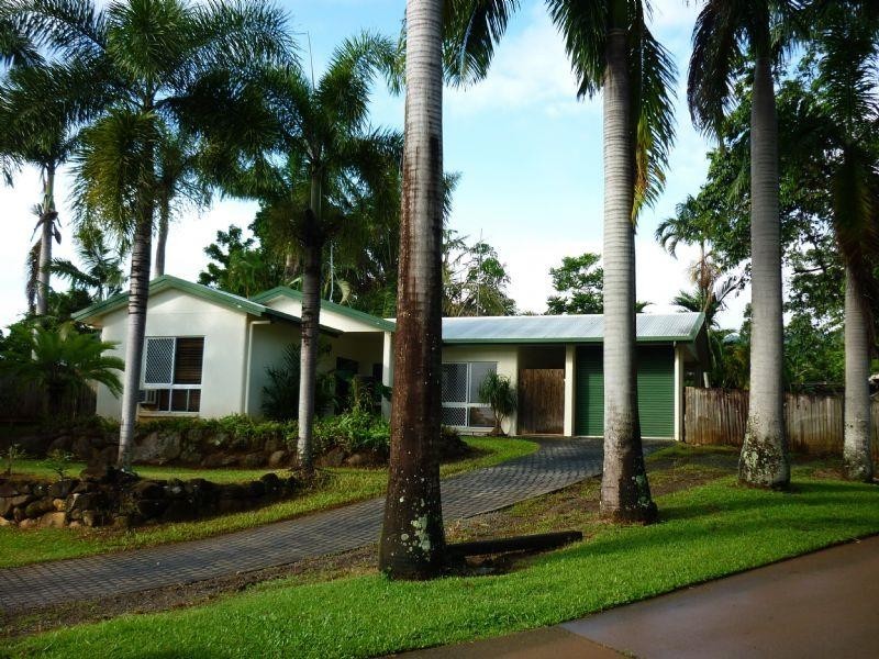 4 Satinash Close, Redlynch QLD 4870