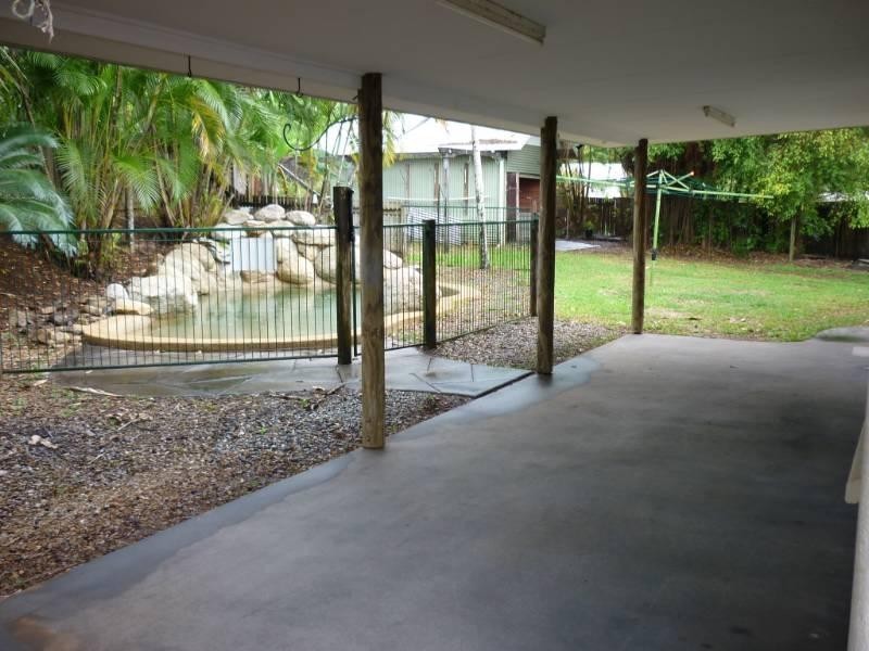 4 Satinash Close, Redlynch QLD 4870