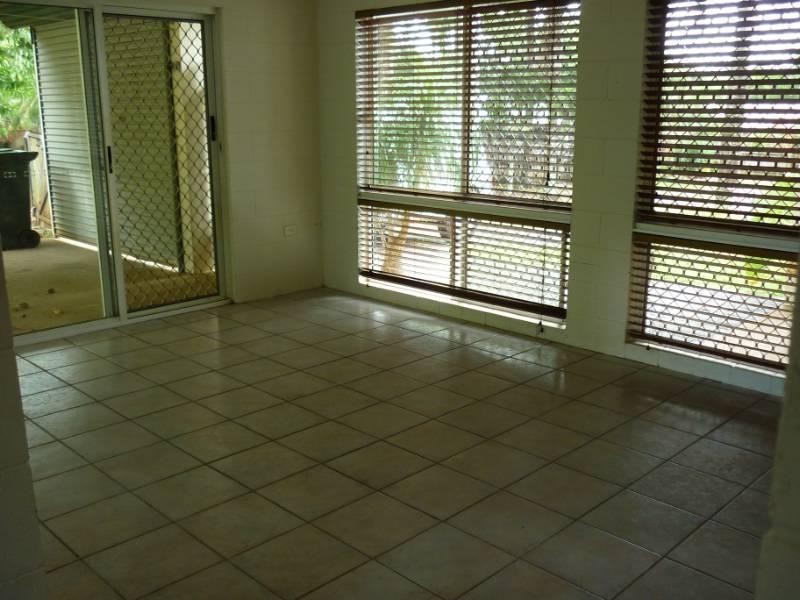 4 Satinash Close, Redlynch QLD 4870