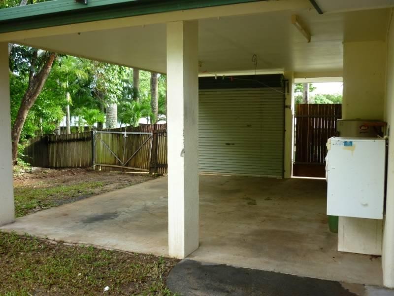 4 Satinash Close, Redlynch QLD 4870