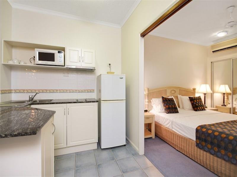 16/139 Williams Esplanade, Palm Cove QLD 4879