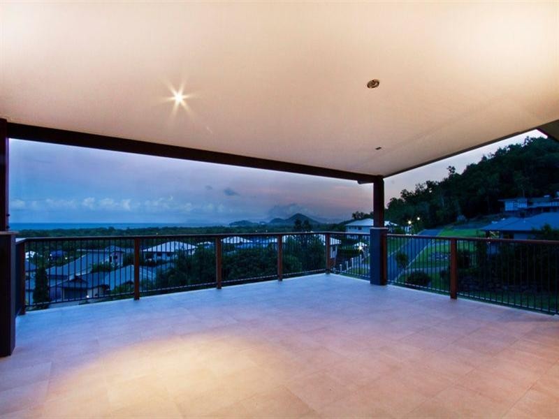 18 Savannah Street, Palm Cove QLD 4879