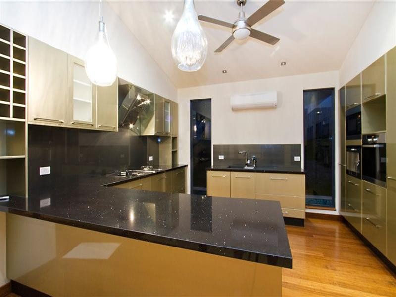 18 Savannah Street, Palm Cove QLD 4879