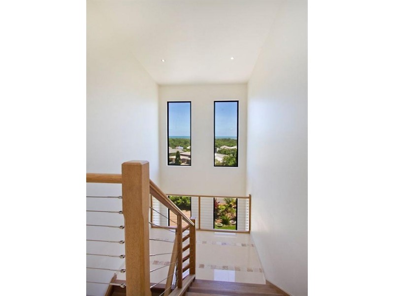 18 Savannah Street, Palm Cove QLD 4879