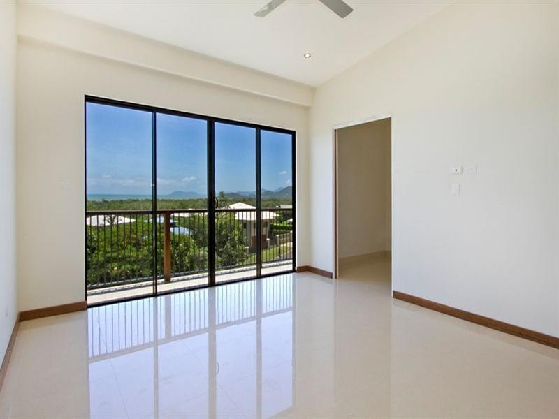 18 Savannah Street, Palm Cove QLD 4879