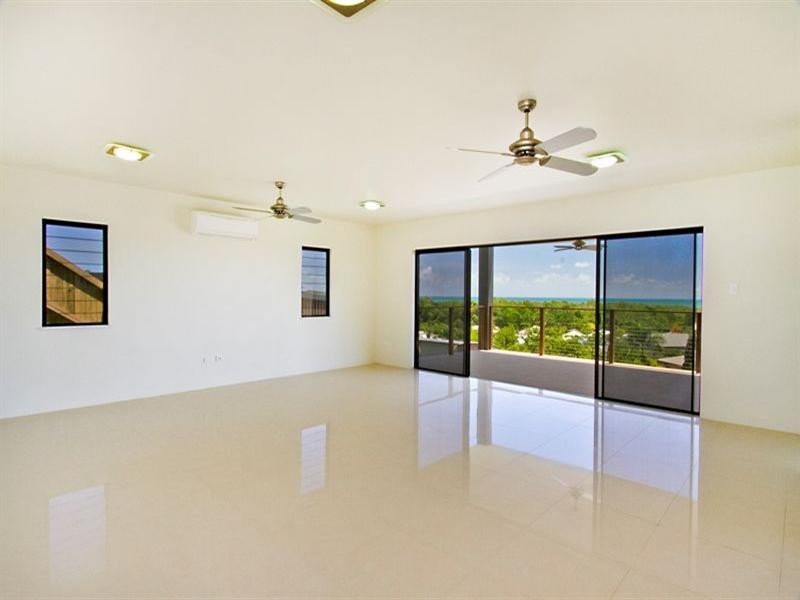 18 Savannah Street, Palm Cove QLD 4879