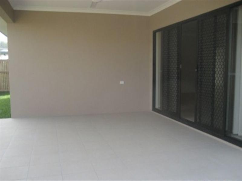7 Bowline Close, Trinity Beach QLD 4879