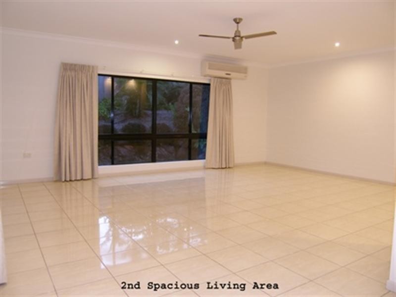 20 Palmetto Street, Palm Cove QLD 4879