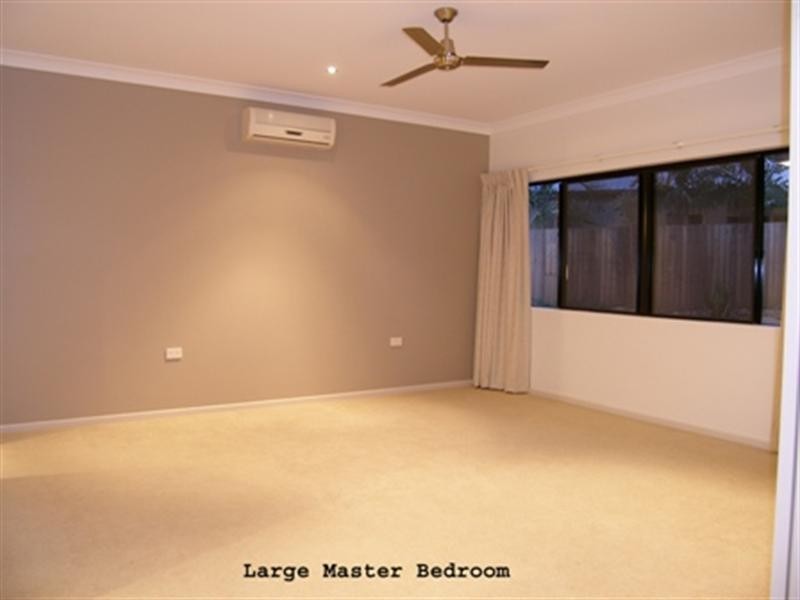 20 Palmetto Street, Palm Cove QLD 4879