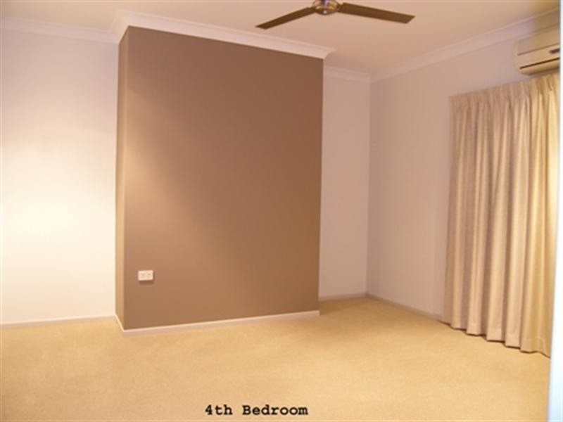 20 Palmetto Street, Palm Cove QLD 4879