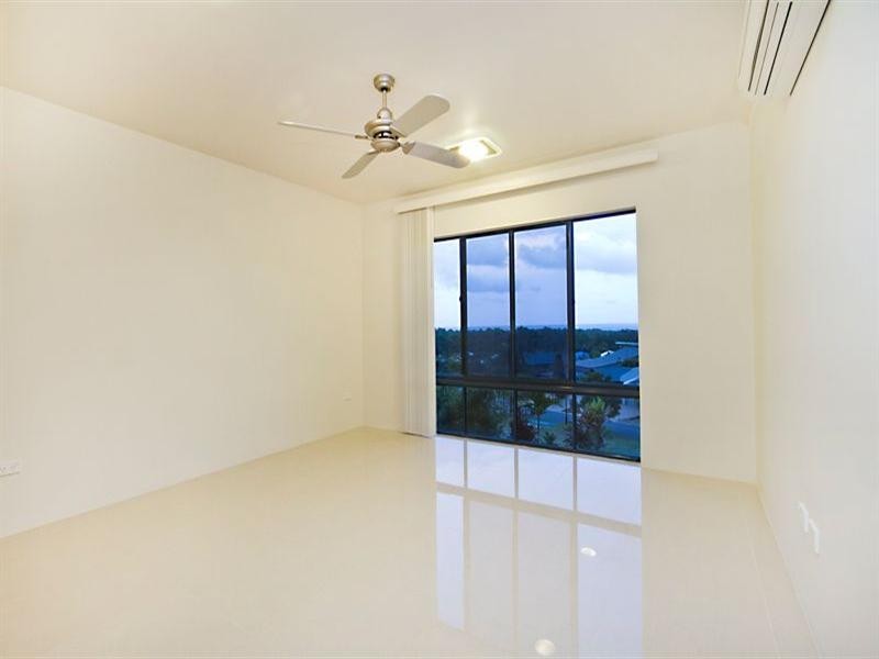 18 Savannah Street (Top Floor), Palm Cove QLD 4879