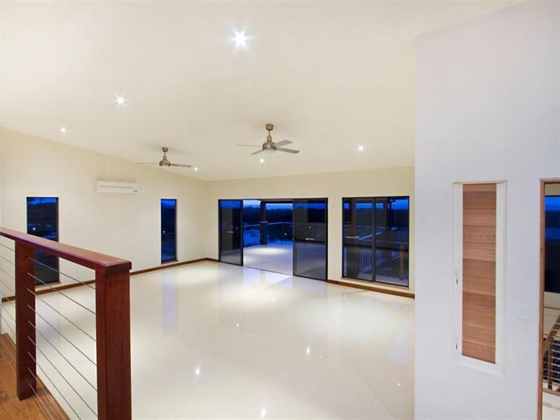 18 Savannah Street (Top Floor), Palm Cove QLD 4879