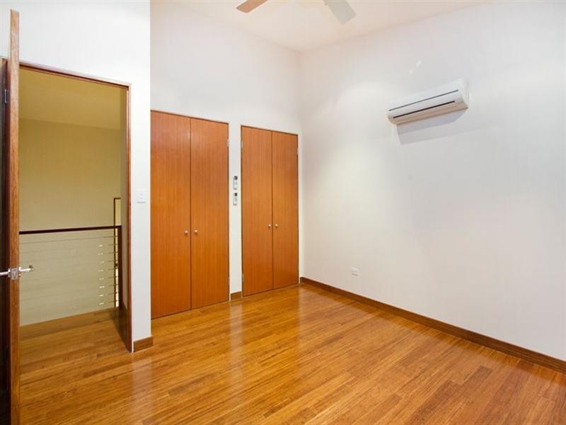 18 Savannah Street (Top Floor), Palm Cove QLD 4879