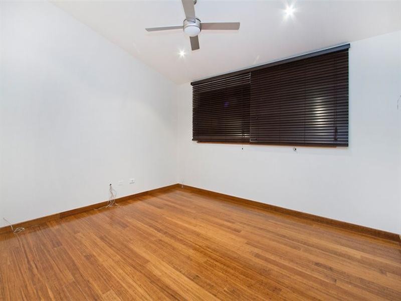 18 Savannah Street (Top Floor), Palm Cove QLD 4879