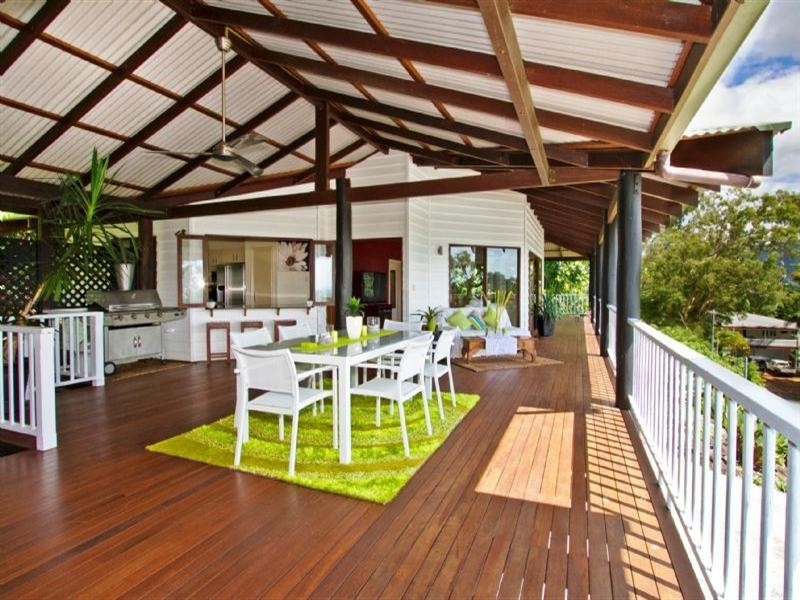 4 Justine Close, Trinity Beach QLD 4879