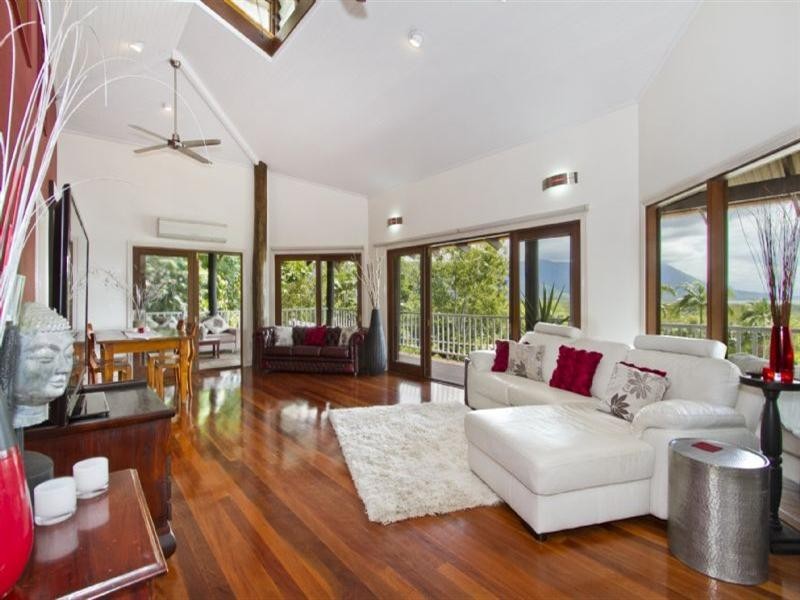 4 Justine Close, Trinity Beach QLD 4879