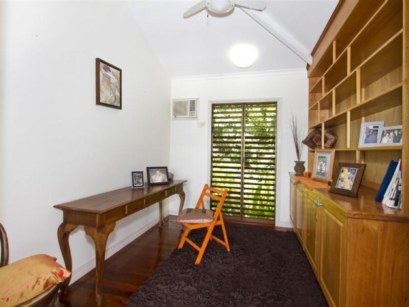 4 Justine Close, Trinity Beach QLD 4879