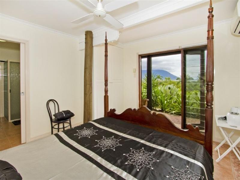 4 Justine Close, Trinity Beach QLD 4879