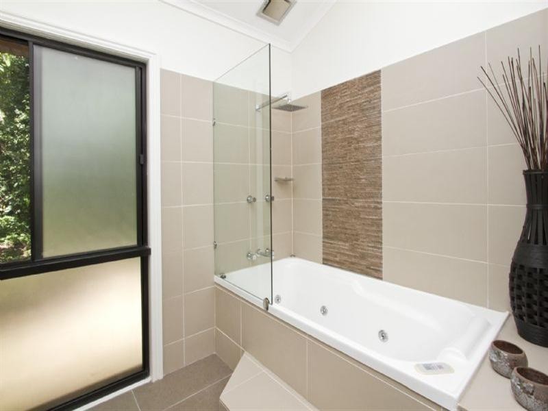 4 Justine Close, Trinity Beach QLD 4879