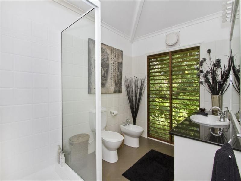 4 Justine Close, Trinity Beach QLD 4879