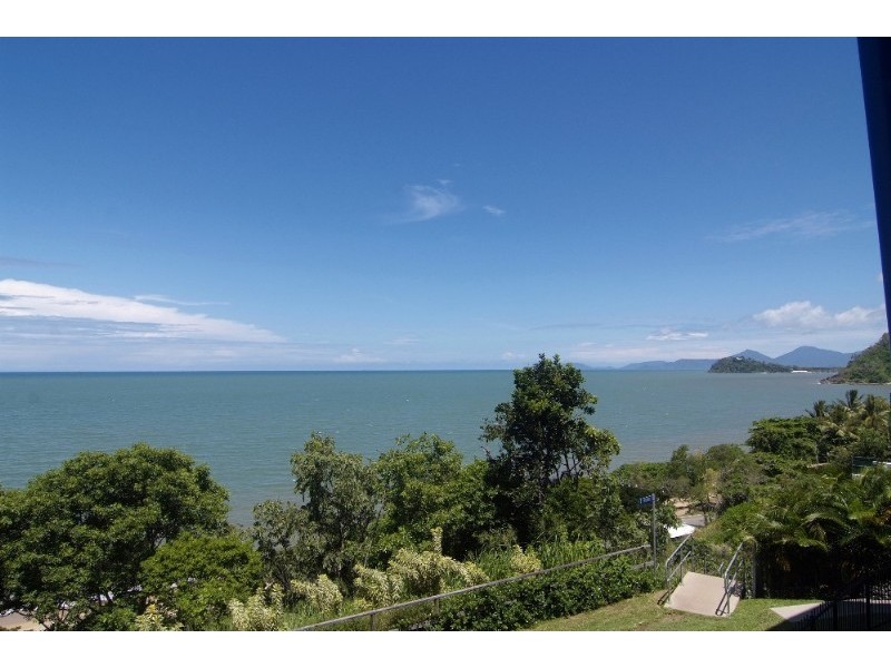 Trinity Beach QLD 4879