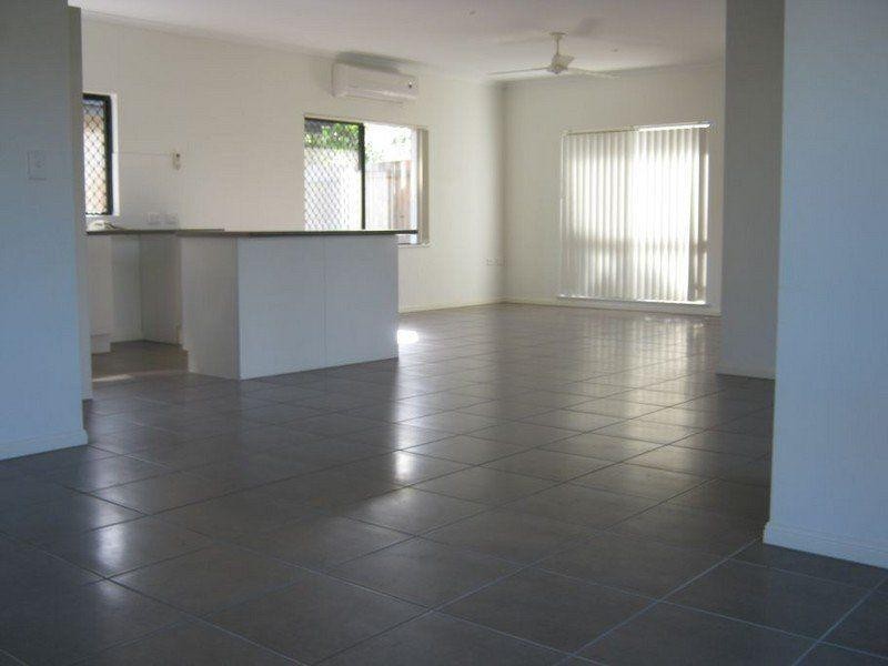 6 Imooya Close, Trinity Park QLD 4879