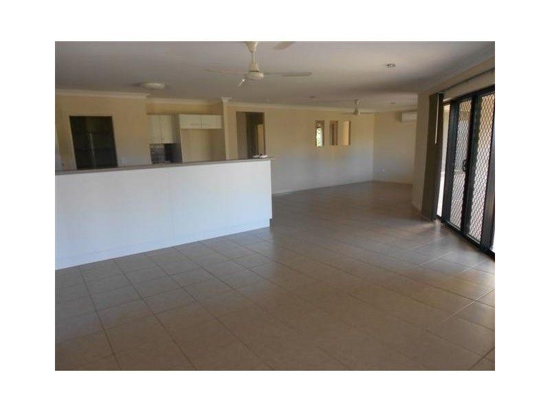 27 Angor Road, Trinity Park QLD 4879
