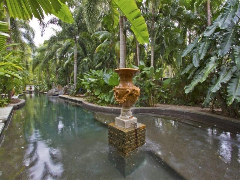 Palm Cove QLD 4879