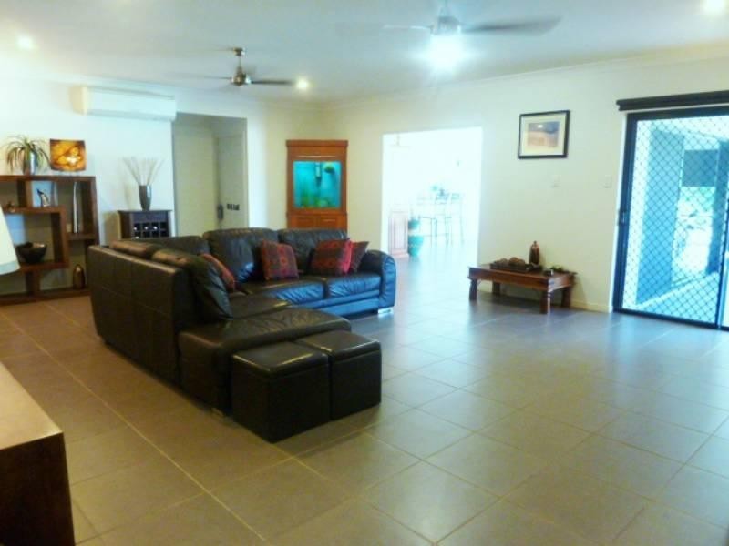 16 Retreat Close, Palm Cove QLD 4879
