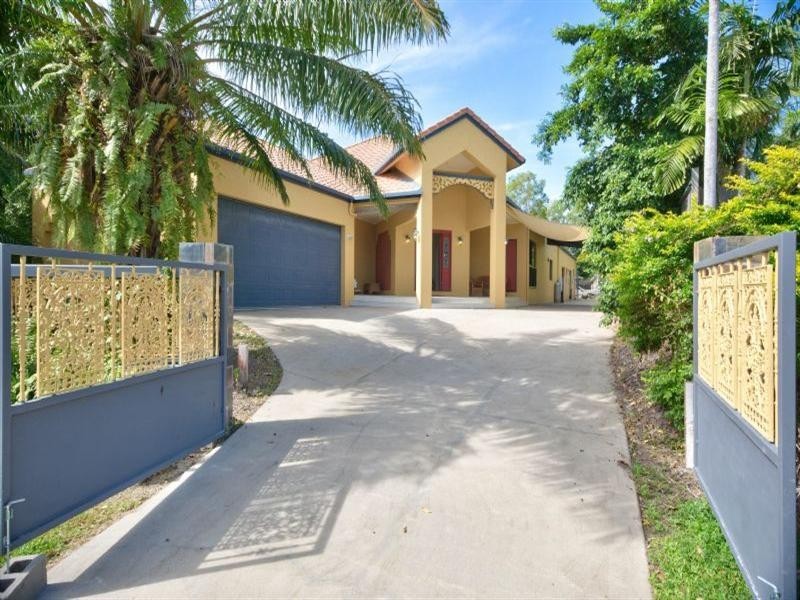 Clifton Beach QLD 4879