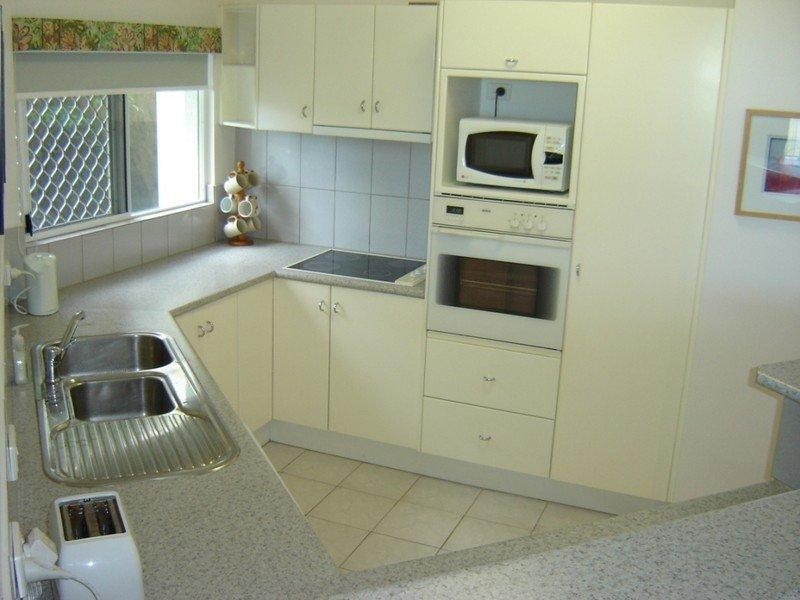 2/38 Moore Street, Trinity Beach QLD 4879