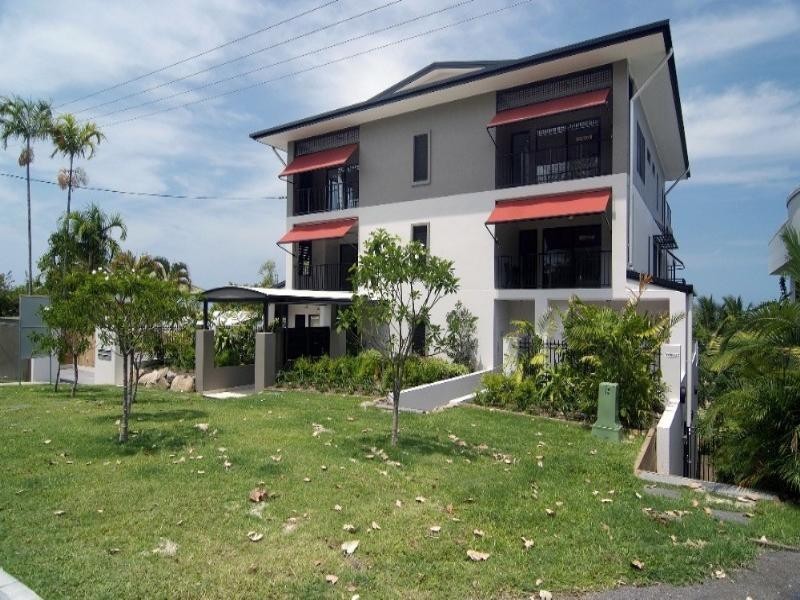 Trinity Beach QLD 4879