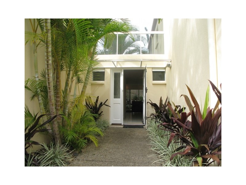 2/5 Elanda Street, Sunshine Beach QLD 4567