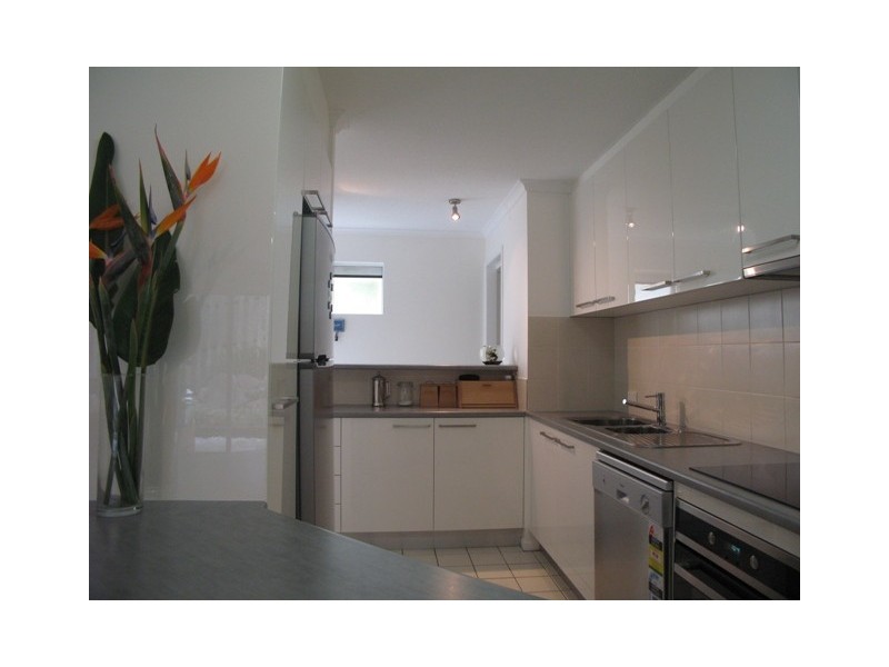 2/5 Elanda Street, Sunshine Beach QLD 4567