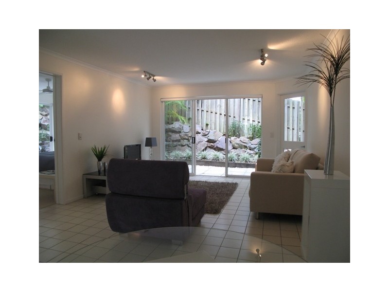 2/5 Elanda Street, Sunshine Beach QLD 4567