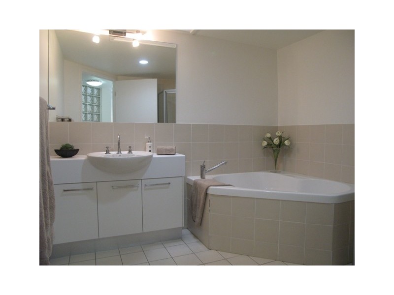 2/5 Elanda Street, Sunshine Beach QLD 4567