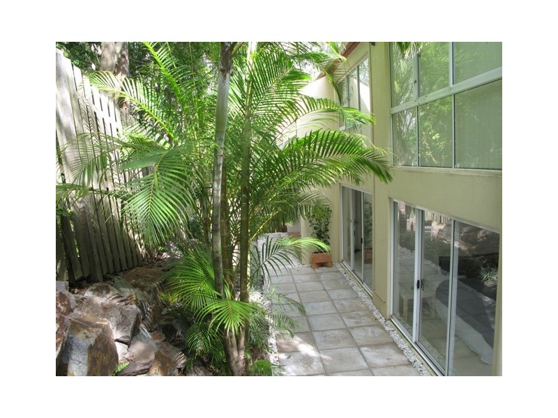 2/5 Elanda Street, Sunshine Beach QLD 4567