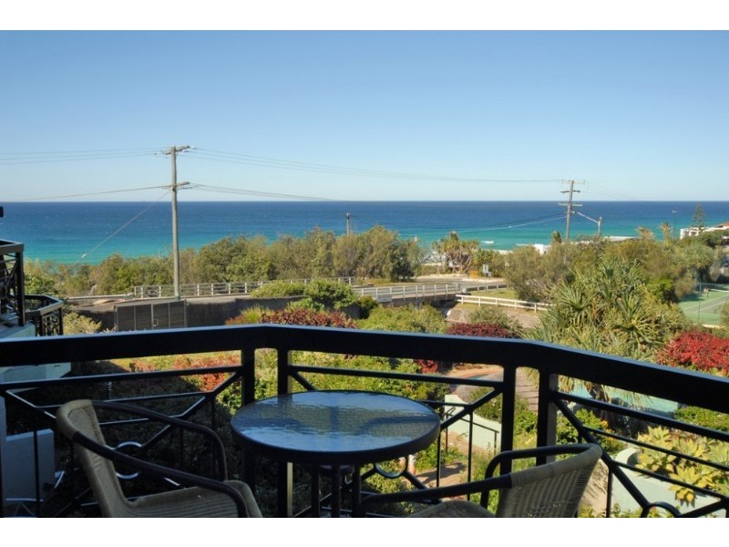 2 Orealla Crescent, Sunrise Beach QLD 4567