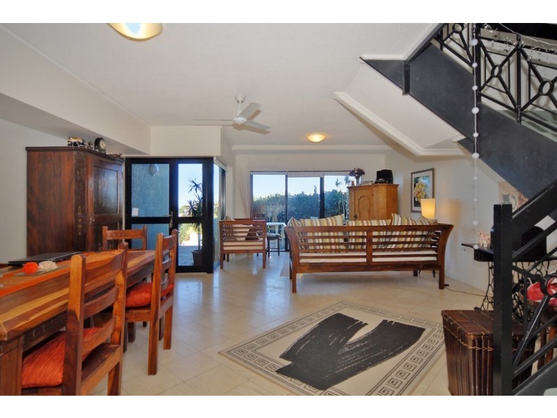 2 Orealla Crescent, Sunrise Beach QLD 4567