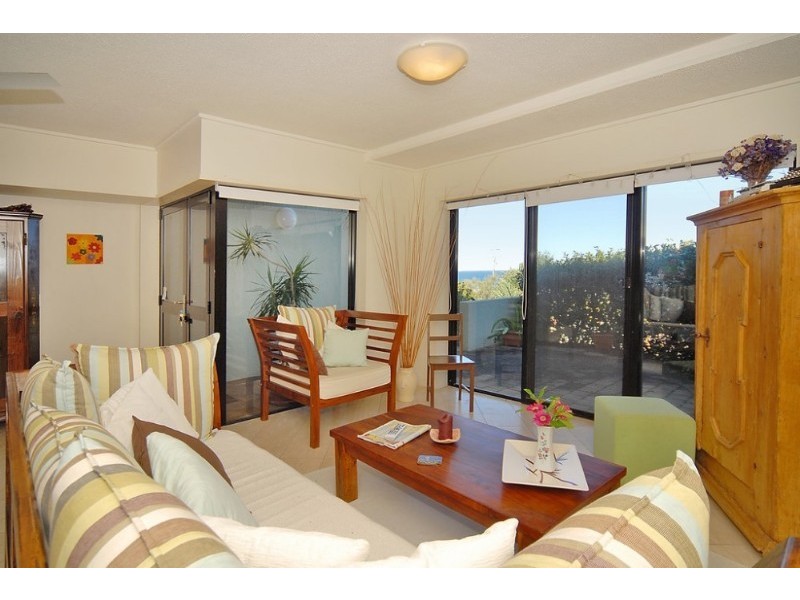 2 Orealla Crescent, Sunrise Beach QLD 4567