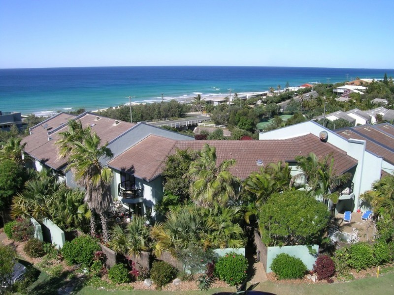 2 Orealla Crescent, Sunrise Beach QLD 4567