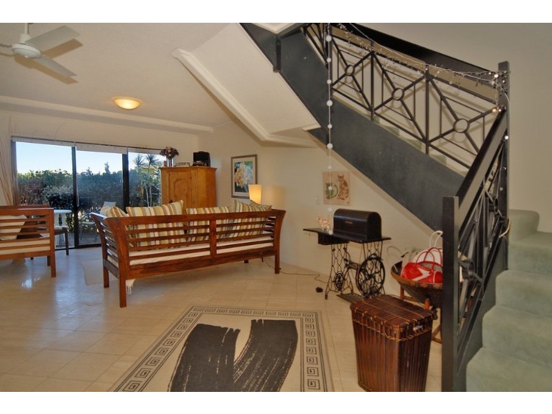 2 Orealla Crescent, Sunrise Beach QLD 4567