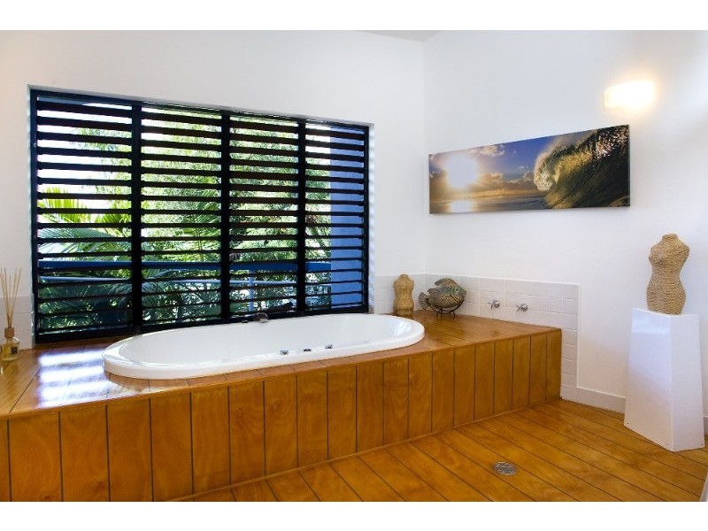 36 Arakoon Crescent, Sunshine Beach QLD 4567