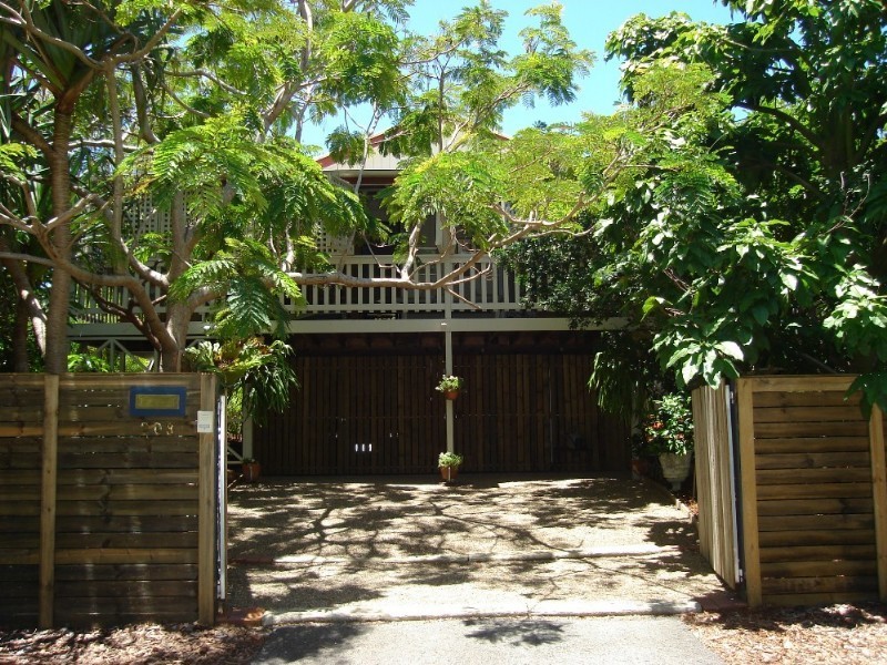 208 Edwards Street, Sunshine Beach QLD 4567