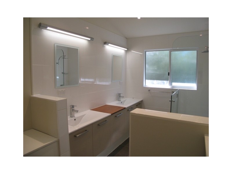 9 Swan Avenue, Sunshine Beach QLD 4567