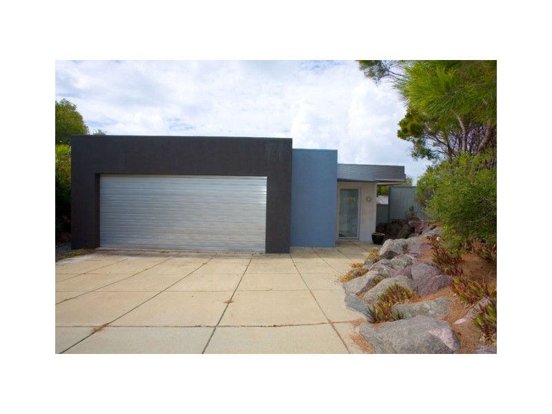 7 Rainbow Crescent, Sunrise Beach QLD 4567