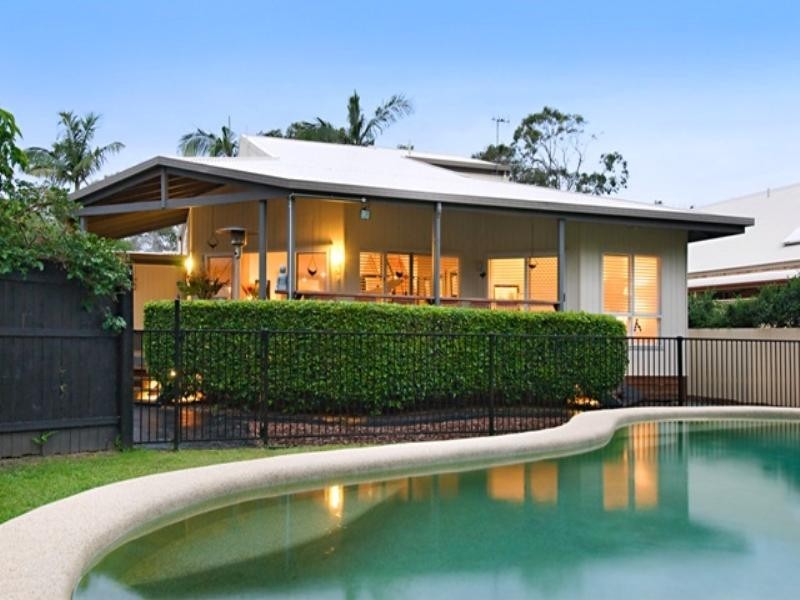 65 Lake Weyba Drive, Noosaville QLD 4566