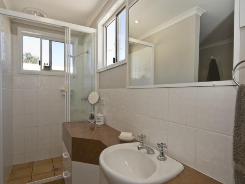 65 Lake Weyba Drive, Noosaville QLD 4566