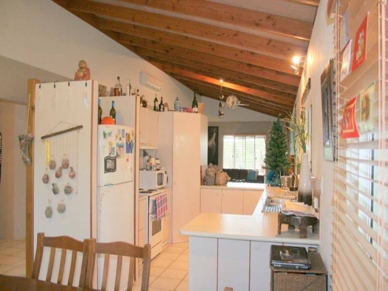 9 Jirrima Crescent, Cooroibah QLD 4565